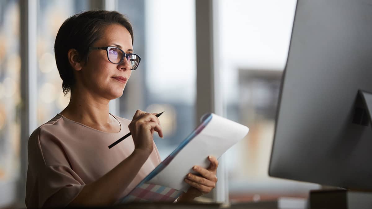 Woman trying to find an accountant online.